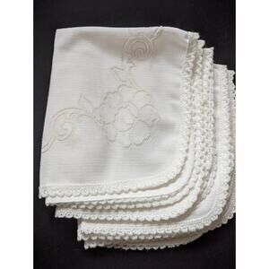 Vintage Floral Design Scalloped Edge Ecru White Napkins Perfect Set Of 4